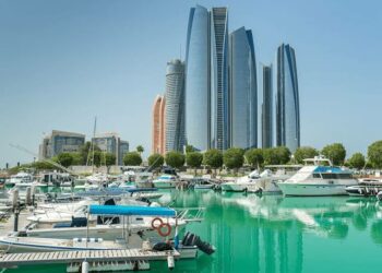 الإمارات تغلق جميع الشواطئ والمناطق الساحلية في إمارة أم القيوين مؤقتا