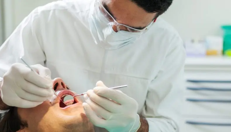 صحّة: مناظرة لانتداب 55 طبيبا في اختصاص طبّ الأسنان