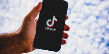 TIK TOK…QUI EST LÀ ?