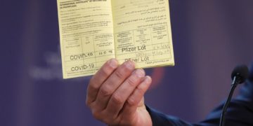 L’Europe songe à un «passeport vaccinal». Serait-il légal?