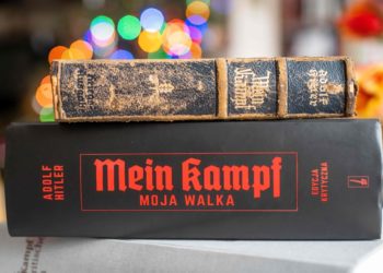 Une édition annotée de Mein Kampf en «hommage aux victimes»