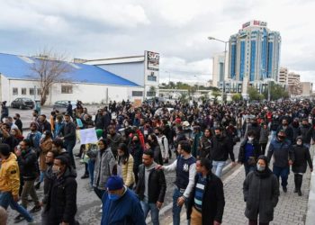 Pr Aouina : « Les enterrements et les manifestations, vecteurs de transmission du Covid »
