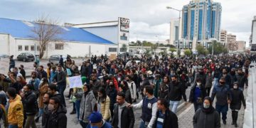 Pr Aouina : « Les enterrements et les manifestations, vecteurs de transmission du Covid »