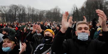 Des milliers de manifestants contre Poutine et pour Navalny