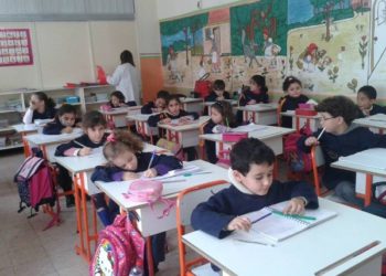 Les syndicats de l&rsquo;enseignement demandent un confinement général malgré un taux de contamination très bas en milieu scolaire