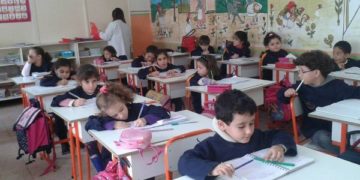 Les syndicats de l&rsquo;enseignement demandent un confinement général malgré un taux de contamination très bas en milieu scolaire