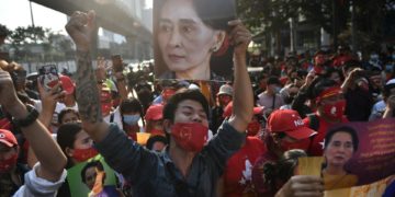 Coup d’État en Birmanie, Aung San Suu Kyi retourne en prison