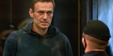 Qui a été jugé, Navalny ou Poutine?