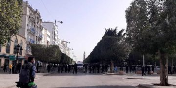 Blocage des issues de l&rsquo;avenue Bourguiba…  pour canaliser les manifestants, selon les sécuritaires