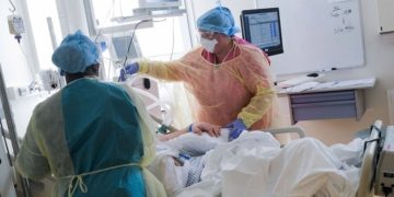 51 / 63 / 52 = 166 = 55 décès Covid/Jour, soit un décès toutes les 26 mn 01 s