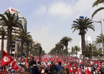 Les manifestants d&rsquo;Ennahdha appellent à défendre l&rsquo;Etat et respecter la Constitution