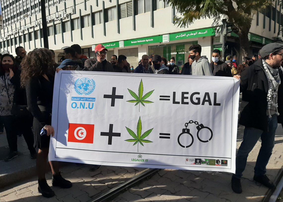 Doit-on accepter la destruction de milliers de vies pour une simple fumette ?