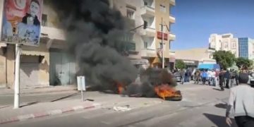 L&rsquo;armée interdit les jeunes de franchir la zone militaire et fermer la vanne à El Kamour