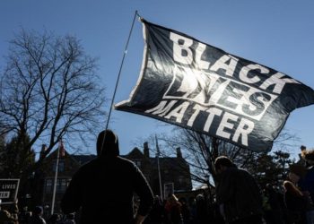 Le procès du policier Derek Chauvin commence à Minneapolis