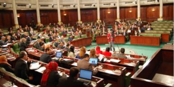 Un huissier notaire au parlement et plainte au parquet contre les députés du PDL