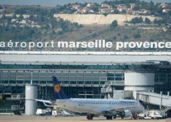 Trois stewards tunisiens interpellés à Marseille et suspendus par l&rsquo;entreprise