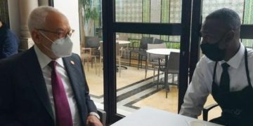 Ghannouchi solidaire avec l’employé du café, la femme de ménage et le journaliste de l&rsquo;Assemblée