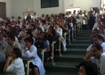 Les hospitalo-universitaires menacent de démissions collectives