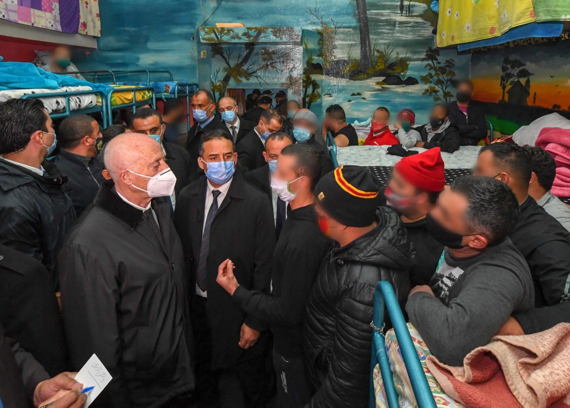 Le Président Saïed visite la prison d’Al Mornaguia et fait des promesses