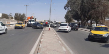 Bombes lacrymogènes contre les jeunes de Tataouine et blocage de la route de Médenine