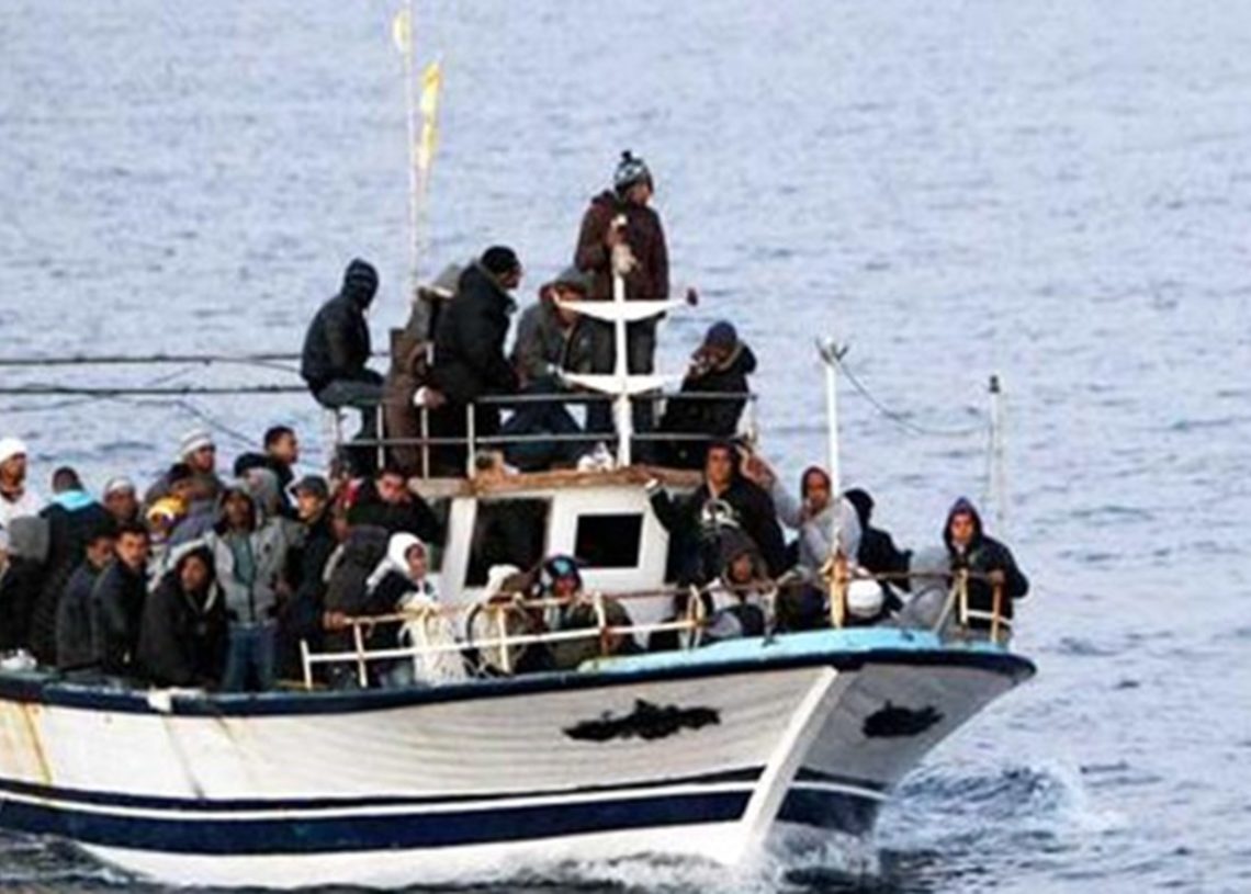 122 harraga pris en Mer et trois navires ramenés aux ports de Sfax, Kélibia et Korba