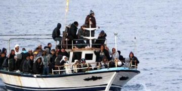 122 harraga pris en Mer et trois navires ramenés aux ports de Sfax, Kélibia et Korba