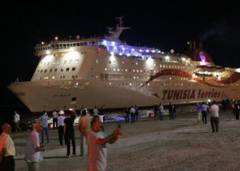 Suspension des transits de passagers par voie maritime aux ports tunisiens