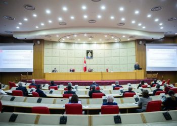 Rétablissement du couvre-feu à 22 heures, suite aux protestations des professionnels