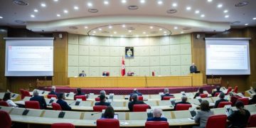 Rétablissement du couvre-feu à 22 heures, suite aux protestations des professionnels