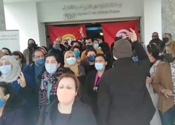 Rassemblement de protestation des journalistes devant la TAP