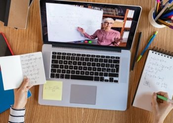 Travail à distance dans l&rsquo;enseignement supérieur