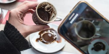 MARC DE CAFÉ OU MARK ZUCKERBERG?