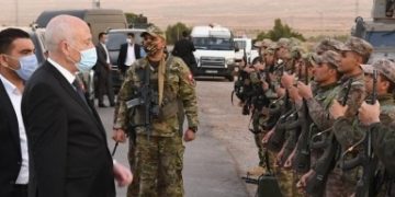 Le Président Saïed rompt le jeûne à la zone militaire fermée du Mont Chaâmbi