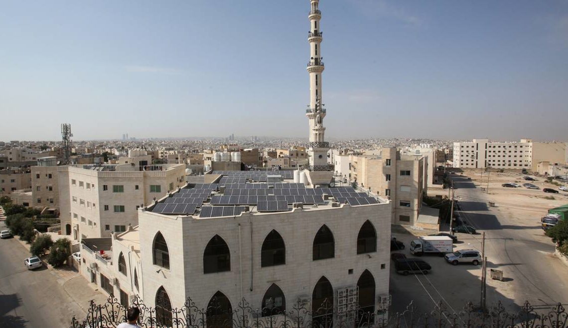 Panneaux solaires pour atténuer l’endettement des mosquées