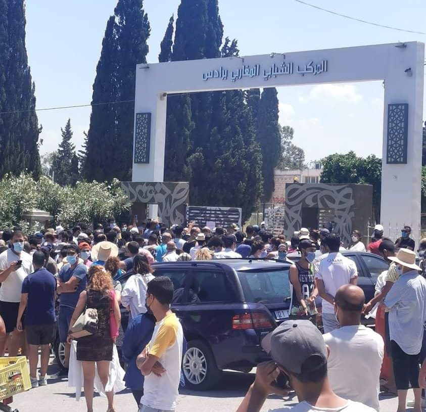 Colère des citoyens au centre de vaccination de Radès