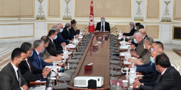 Covid-19: réunion d&rsquo;urgence entre Kais Saied, Hichem Mechichi et plusieurs membres du gouvernement