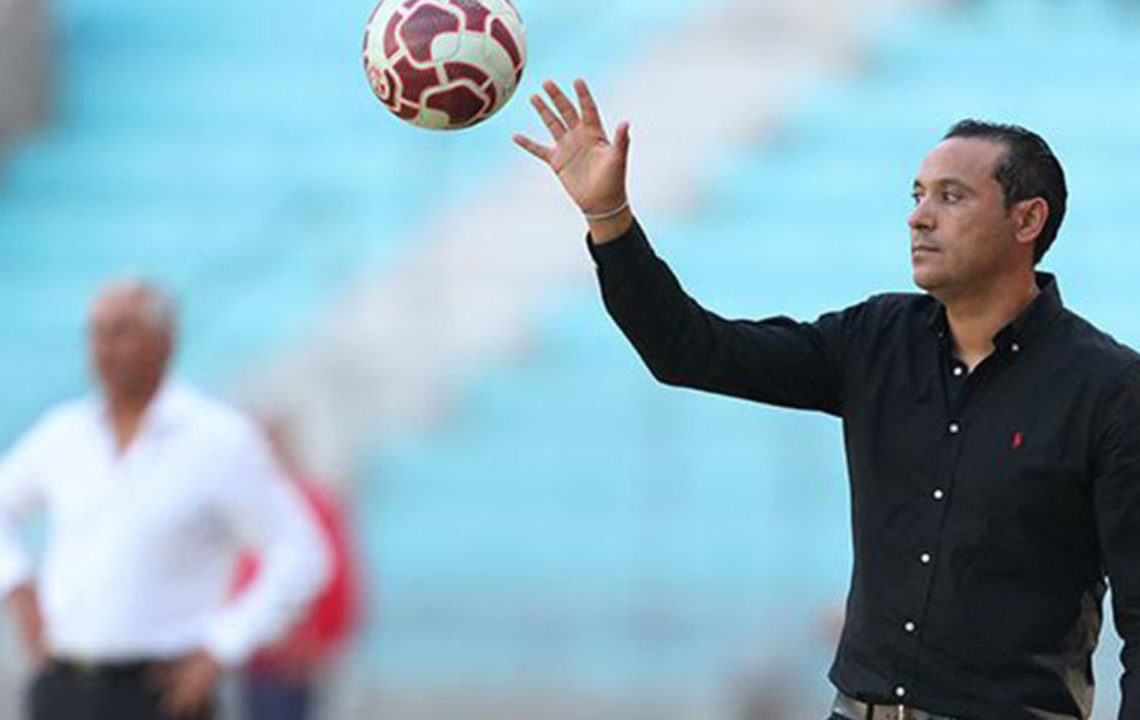 CA: Montassar Louhichi rempile pour deux saisons