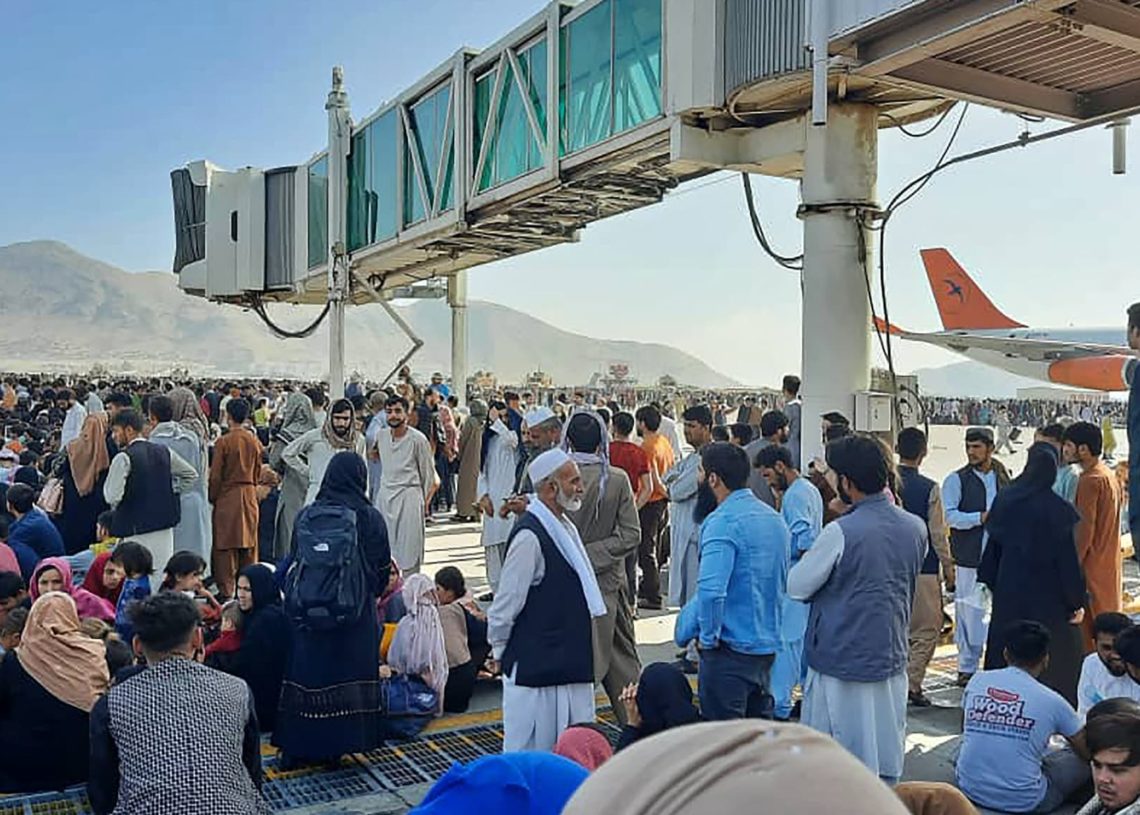 VIDEO. Afghanistan : les images impressionnantes de la foule en panique à l’aéroport de Kaboul