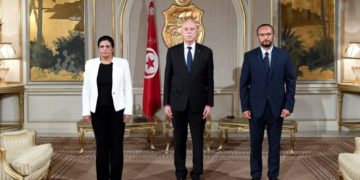 Kaïs Saïed reçoit les chargés de la gestion des ministères de l’Economie, des Finances et des Technologies de la Communication