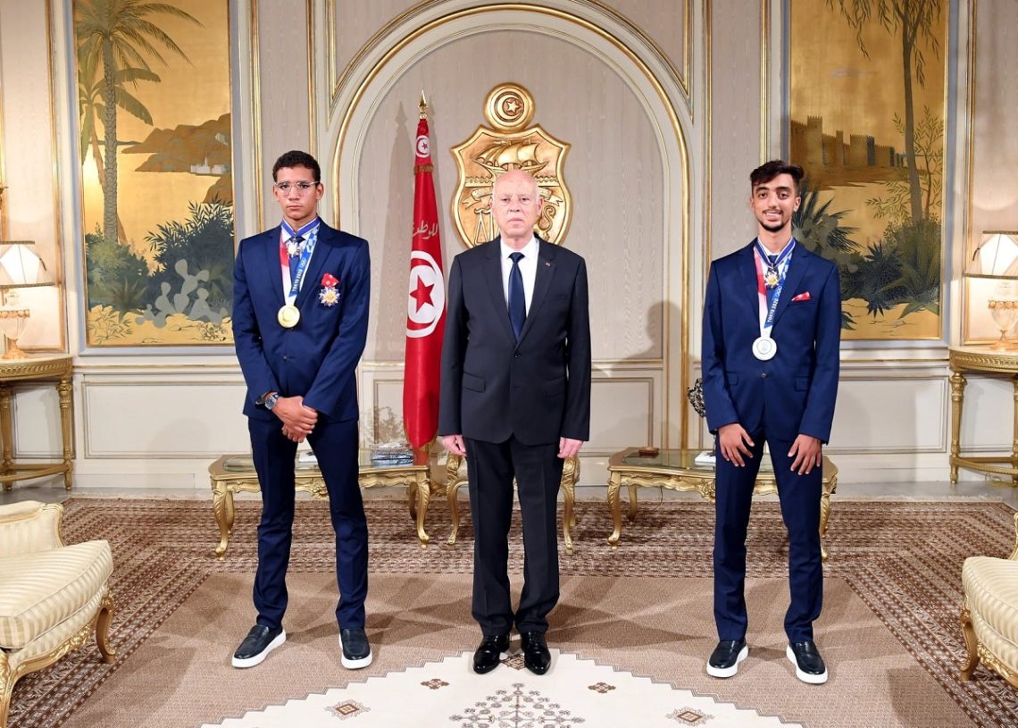 Le président de la République honore les médaillés olympiques.