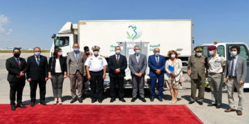 La Tunisie reçoit un don français de 90 mille doses de vaccin