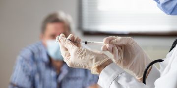 Vaccination: Une troisième dose sera administrée aux personnes âgées de 75 ans et plus