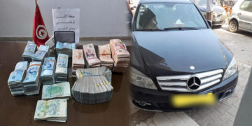 Saisie de 105 mille dinars à bord d’une voiture de luxe