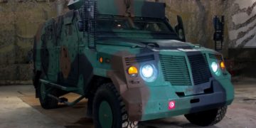 L’Armée s’industrialise et construit son premier blindé!