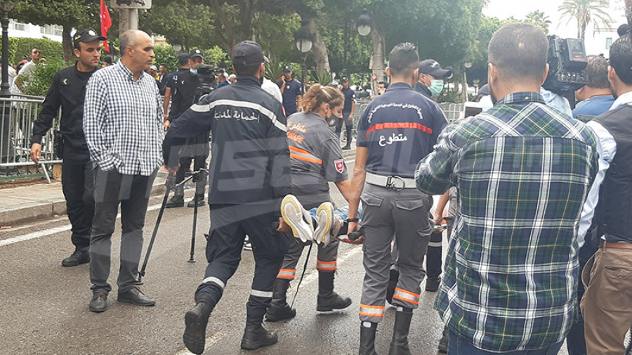 L’équipe de Télévision nationale agressée par un groupe de manifestants