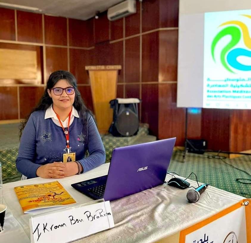 Ikram Ben Brahim a brillé lors du Colloque pluridisciplinaire organisé par l’Association Méditerranéenne Des Arts Plastiques de Monastir.
