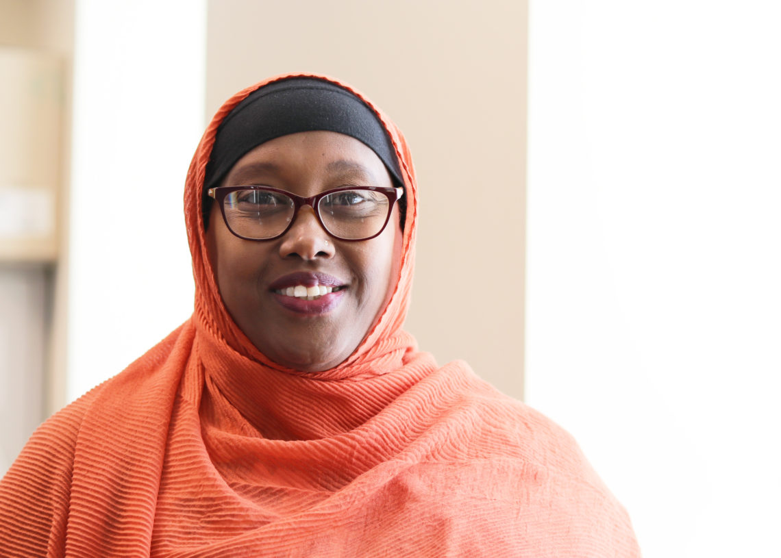 Femme, noire, réfugiée et voilée… mais désormais maire de la ville de South Portland!