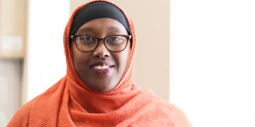 Femme, noire, réfugiée et voilée… mais désormais maire de la ville de South Portland!