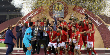 Al Ahly bat le  Raja (1-1) et 6-5) aux TAB et remporte la super Coupe d&rsquo;Afrique. 