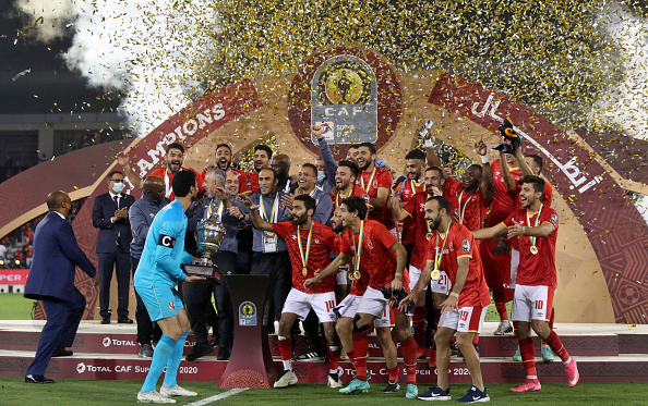 Al Ahly bat le Raja (1-1) et 6-5) aux TAB et remporte la super Coupe d’Afrique.